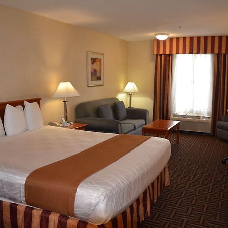 Best Western Norwalk Inn Екстериор снимка