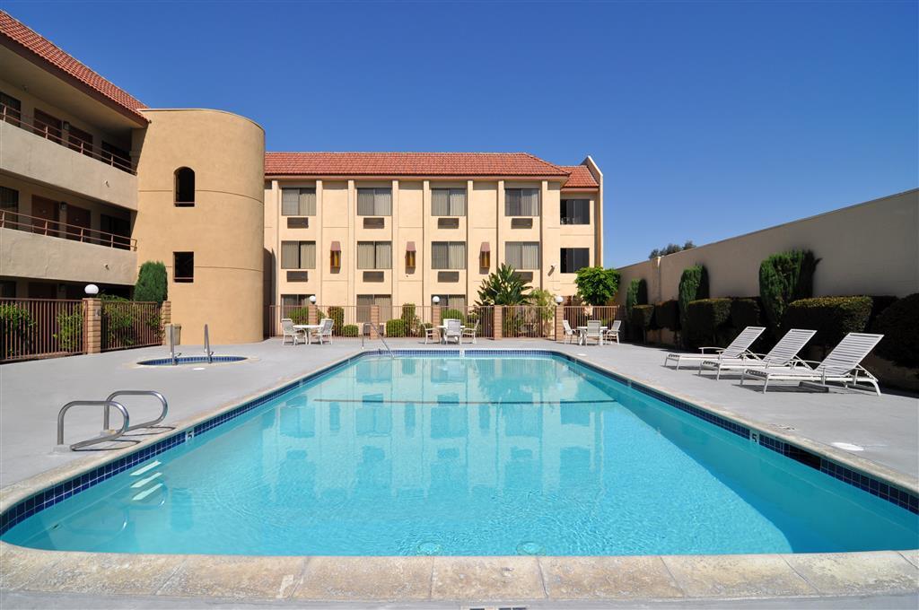 Best Western Norwalk Inn Екстериор снимка