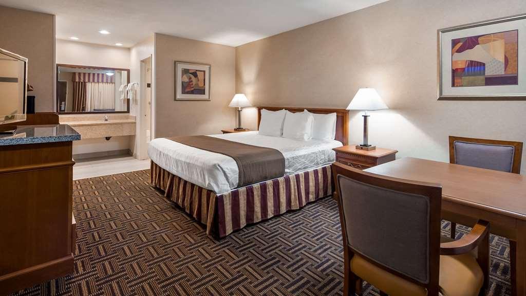 Best Western Norwalk Inn Екстериор снимка