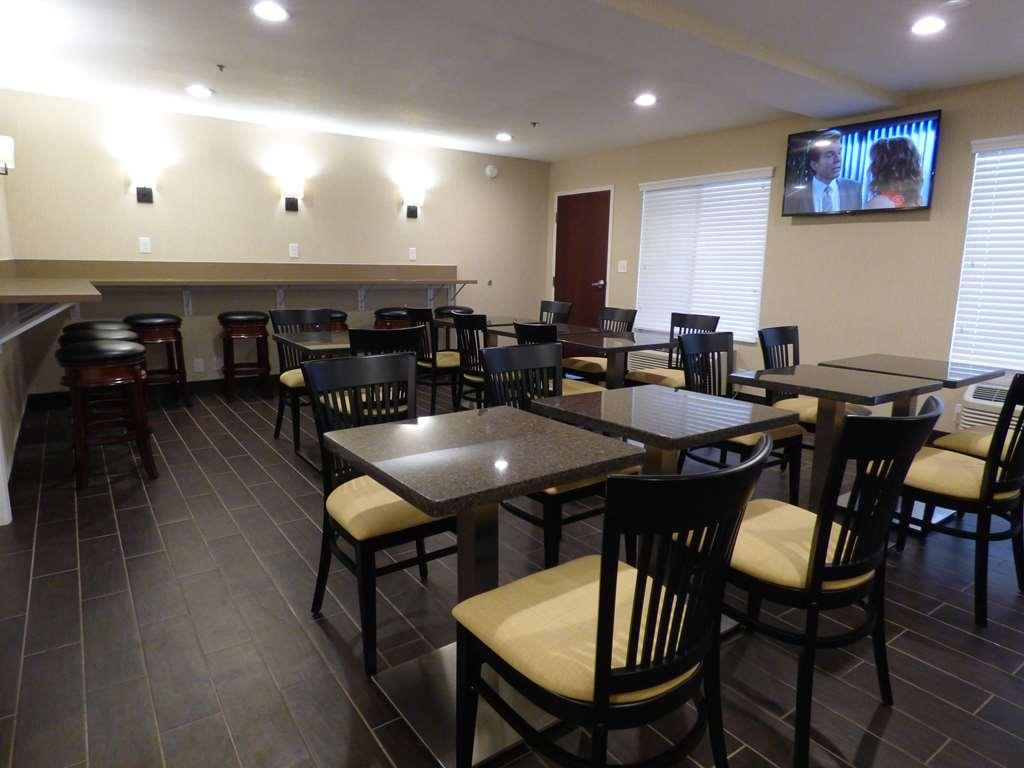 Best Western Norwalk Inn Екстериор снимка