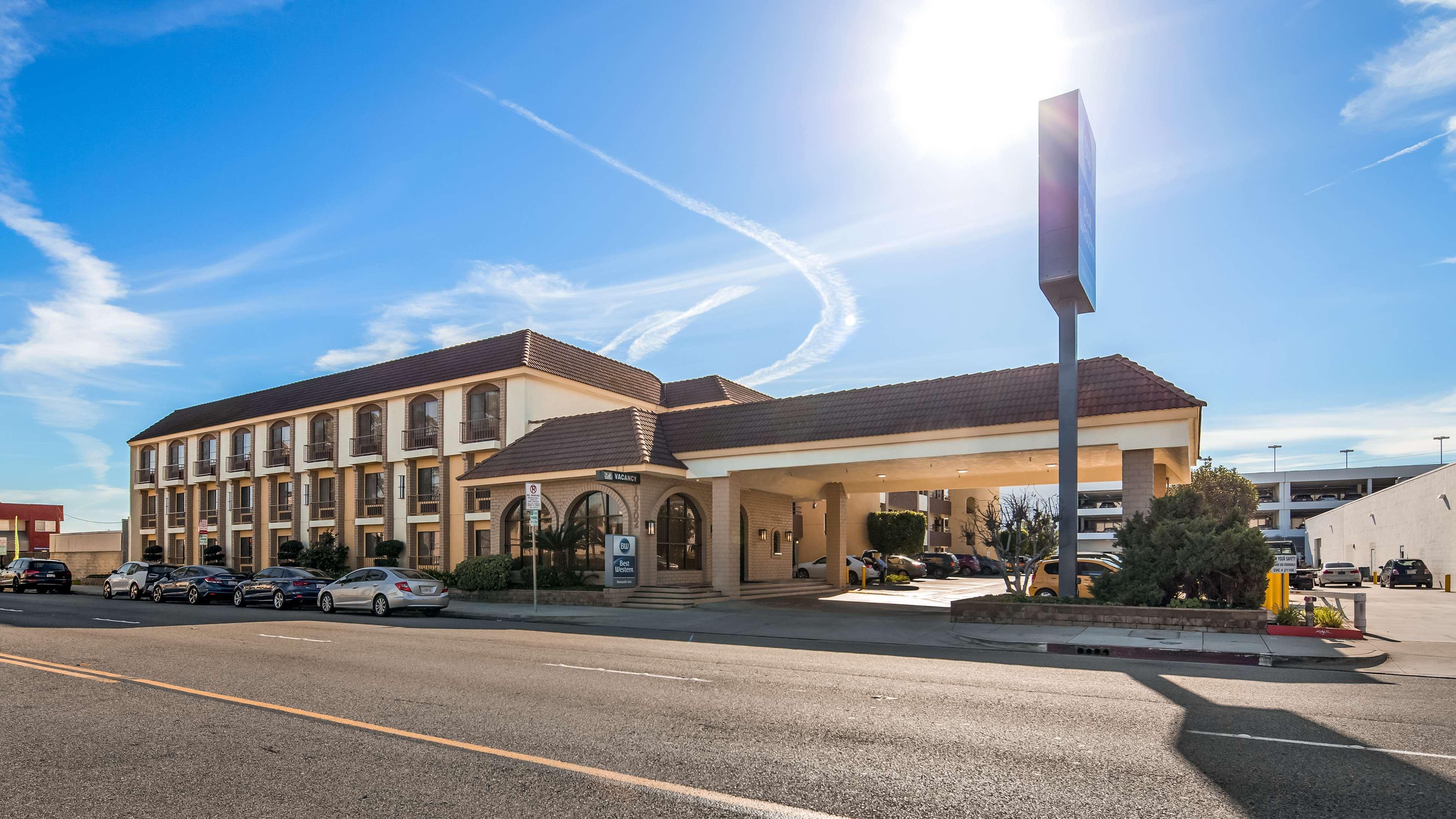 Best Western Norwalk Inn Екстериор снимка