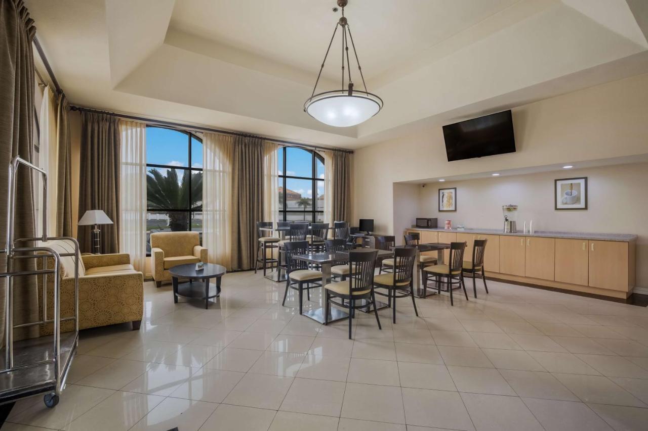 Best Western Norwalk Inn Екстериор снимка