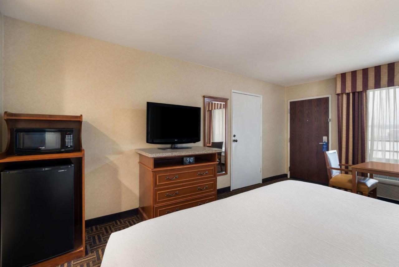 Best Western Norwalk Inn Екстериор снимка