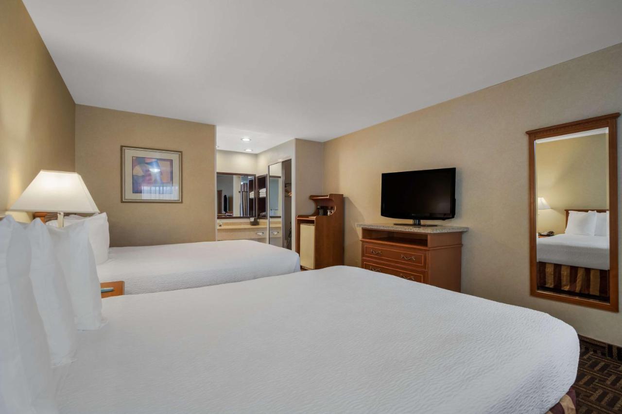 Best Western Norwalk Inn Екстериор снимка