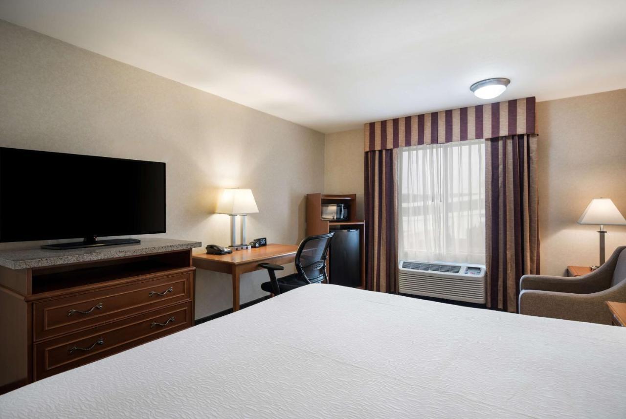 Best Western Norwalk Inn Екстериор снимка