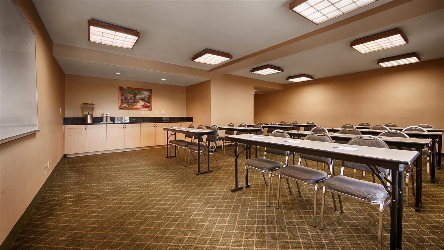 Best Western Norwalk Inn Екстериор снимка