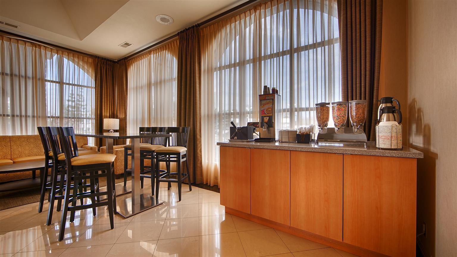 Best Western Norwalk Inn Екстериор снимка