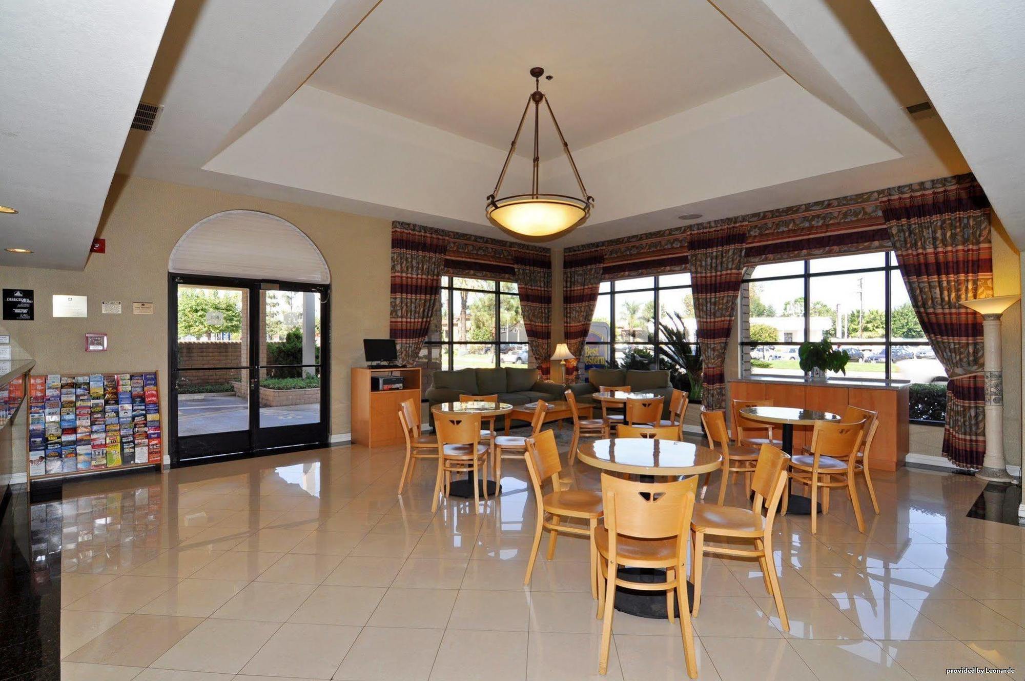 Best Western Norwalk Inn Екстериор снимка
