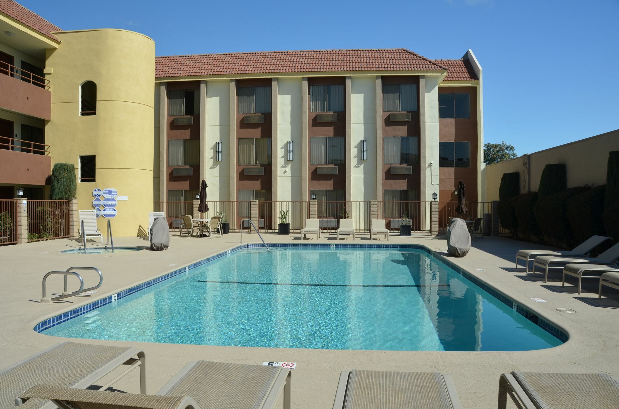 Best Western Norwalk Inn Екстериор снимка