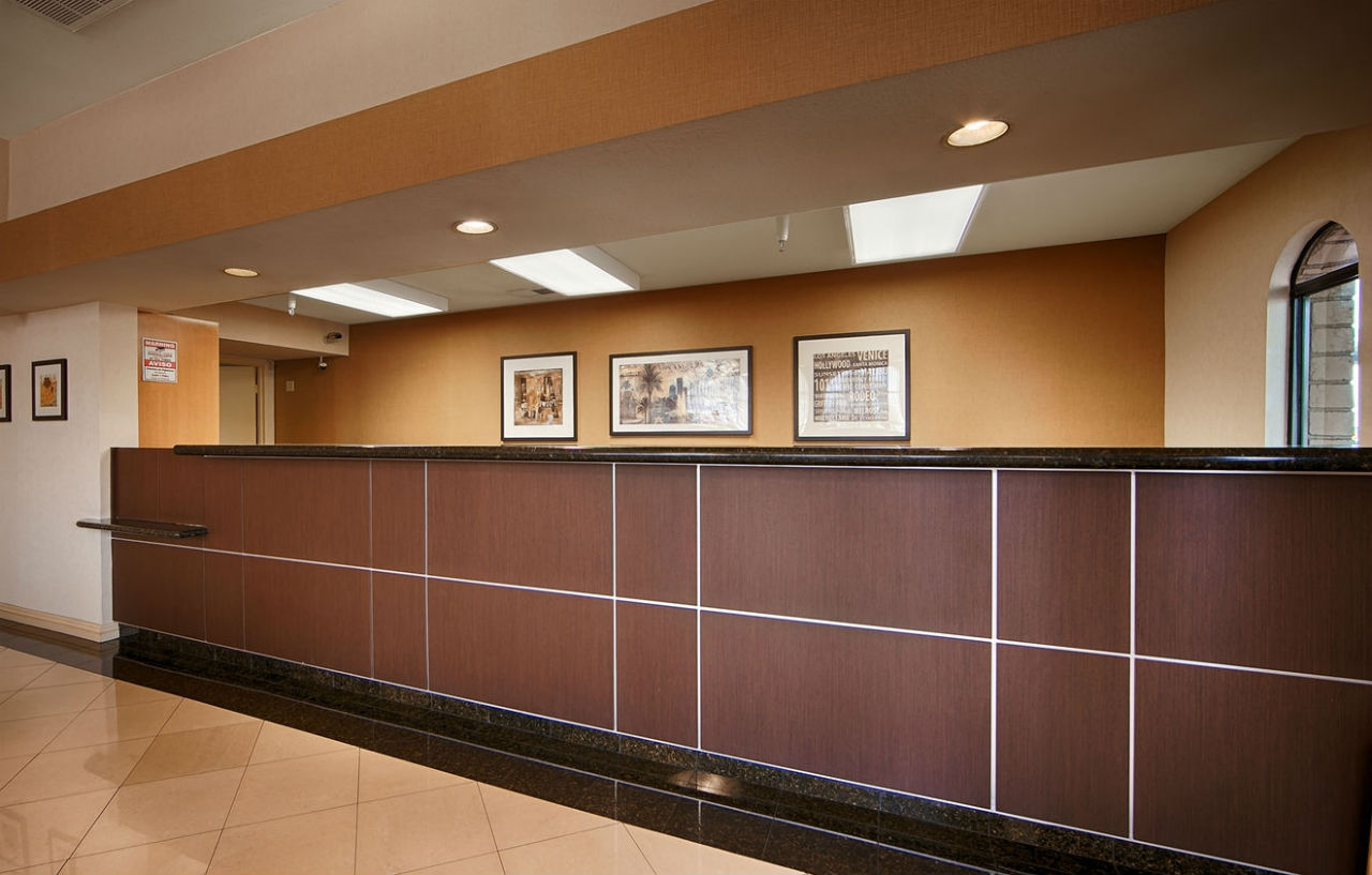 Best Western Norwalk Inn Екстериор снимка